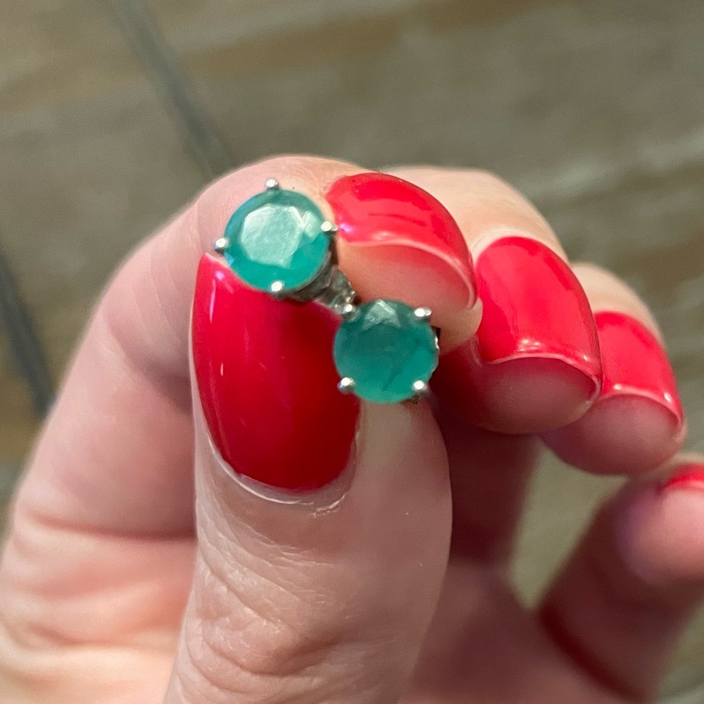 Solitaire Emerald Stud Earrings - image 5